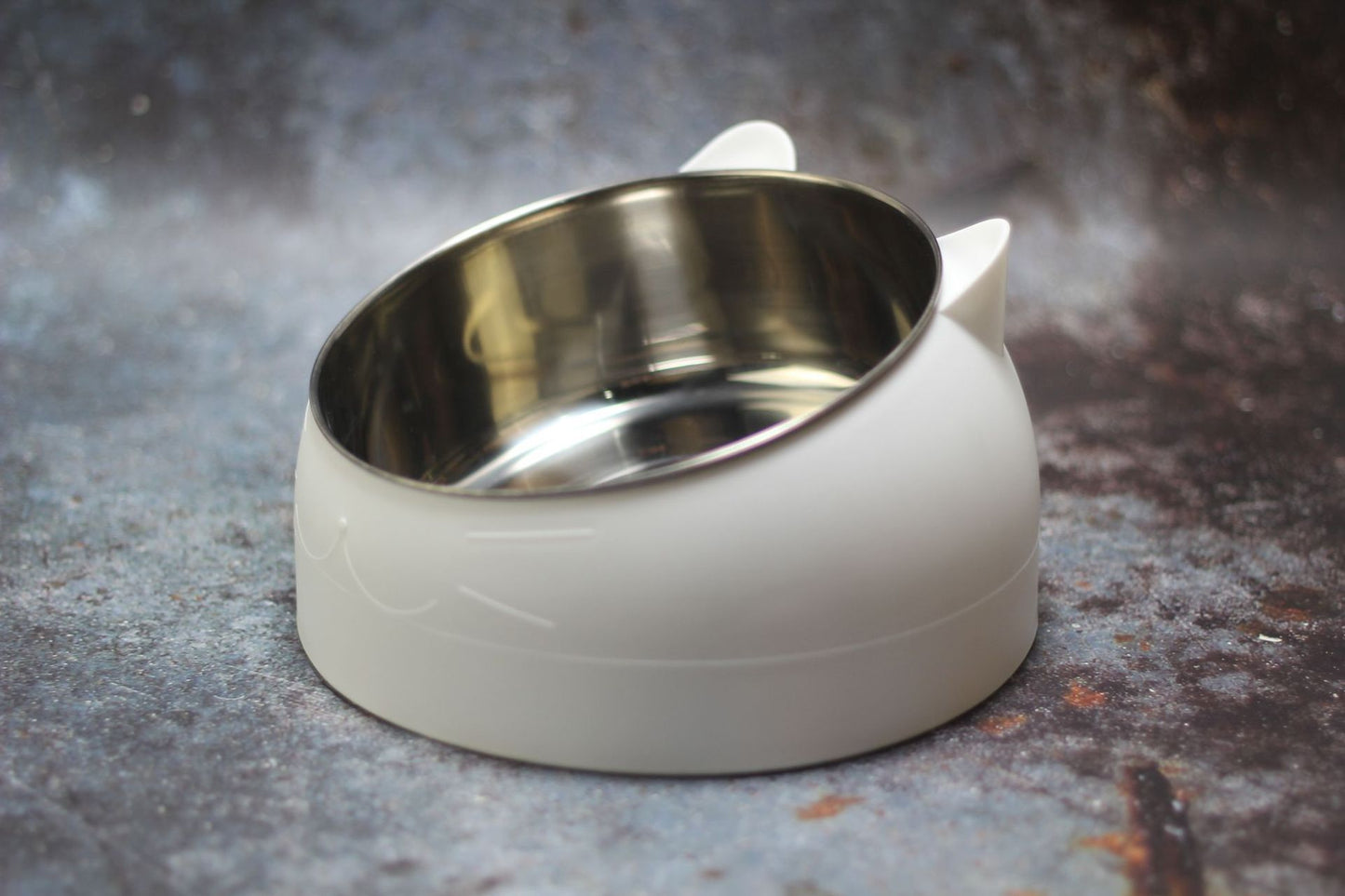 Ergonomic 15° Tilted Cat Bowl — Anti-Vomit, Joint-Friendly, and Made with Food-Grade Stainless Steel